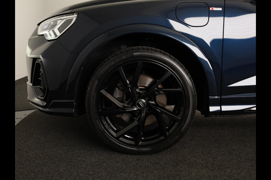 Audi Q3 Sportback 45 TFSI e S Edition 245 pk S-tronic | Navigatie | Panoramadak | Parkeersensoren | Adaptieve cruise control | S-Line
