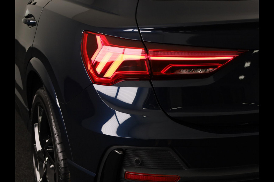 Audi Q3 Sportback 45 TFSI e S Edition 245 pk S-tronic | Navigatie | Panoramadak | Parkeersensoren | Adaptieve cruise control | S-Line