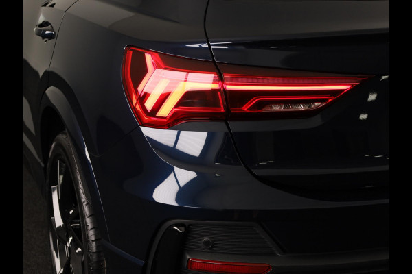 Audi Q3 Sportback 45 TFSI e S Edition 245 pk S-tronic | Navigatie | Panoramadak | Parkeersensoren | Adaptieve cruise control | S-Line