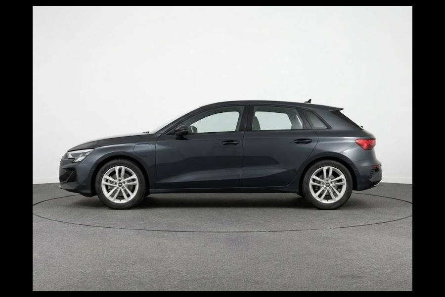 Audi A3 Sportback Pro Line 40 TFSI e 204 pk | afgevlakt sportstuur | achteruitrijcamera | dynamisch led verlichting |