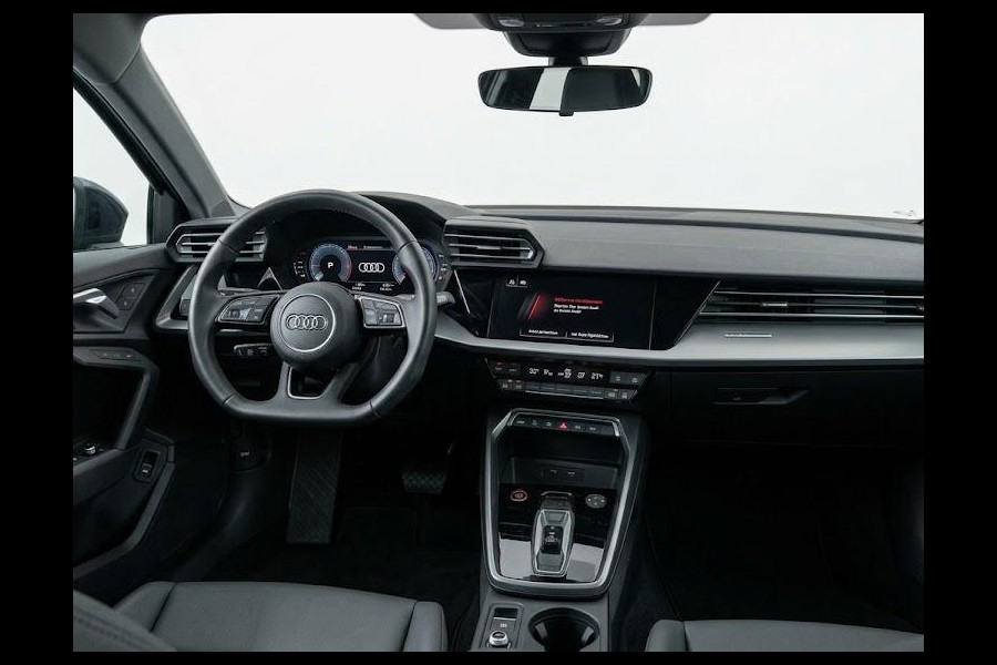 Audi A3 Sportback Pro Line 40 TFSI e 204 pk | afgevlakt sportstuur | achteruitrijcamera | dynamisch led verlichting |