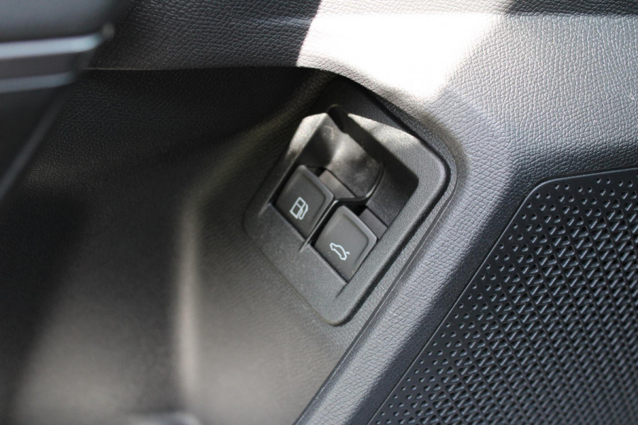 CUPRA Formentor 1.4 e-Hybrid VZ Performance | Wegklapbare trekhaak | Elek. klep | Stuur & Stoelverwarming | Camera | Adaptive cruise control | Memory seats