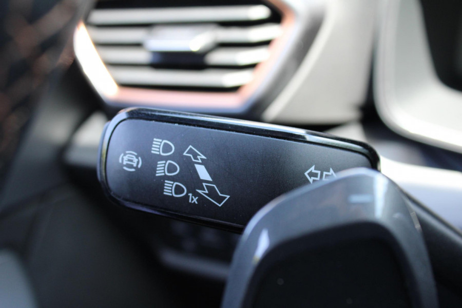CUPRA Formentor 1.4 e-Hybrid VZ Performance | Wegklapbare trekhaak | Elek. klep | Stuur & Stoelverwarming | Camera | Adaptive cruise control | Memory seats