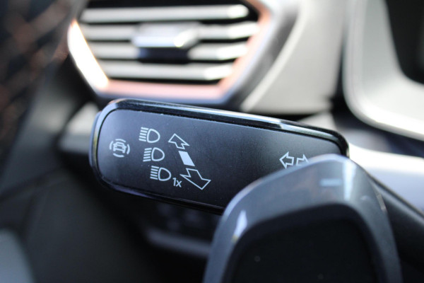 CUPRA Formentor 1.4 e-Hybrid VZ Performance | Wegklapbare trekhaak | Elek. klep | Stuur & Stoelverwarming | Camera | Adaptive cruise control | Memory seats