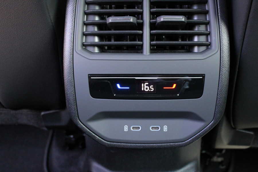 CUPRA Formentor 1.4 e-Hybrid VZ Performance | Wegklapbare trekhaak | Elek. klep | Stuur & Stoelverwarming | Camera | Adaptive cruise control | Memory seats