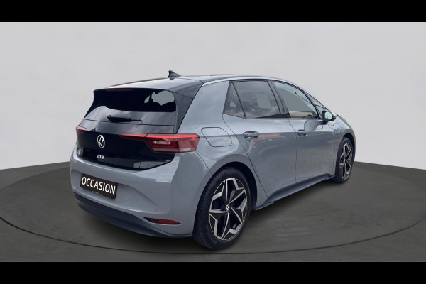 Volkswagen ID.3 First Plus 58 kWh SOH 91% | IQ.Light | Trekhaak | Camera | 19" | Navi