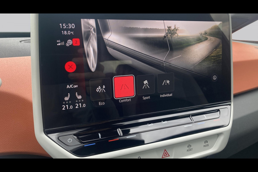 Volkswagen ID.3 First Plus 58 kWh SOH 91% | IQ.Light | Trekhaak | Camera | 19" | Navi