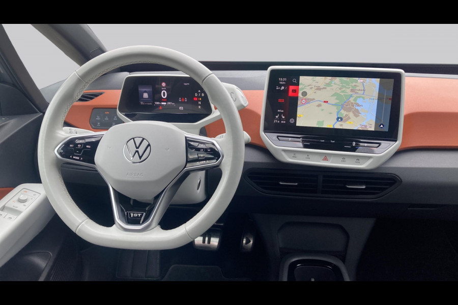 Volkswagen ID.3 First Plus 58 kWh SOH 91% | IQ.Light | Trekhaak | Camera | 19" | Navi