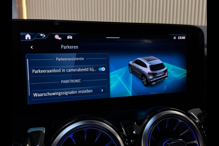Mercedes-Benz GLA 200 AMG Line PANO|KEYLESSS|CARPLAY|CAMERA|FEERVERLICHTING|FABRIEKSGARANTIE|20INCH