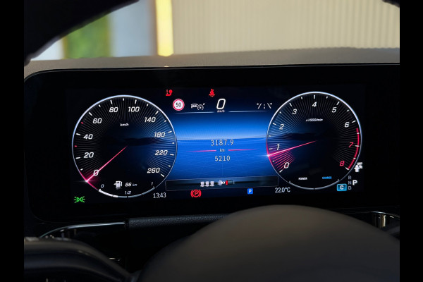 Mercedes-Benz GLA 200 AMG Line PANO|KEYLESSS|CARPLAY|CAMERA|FEERVERLICHTING|FABRIEKSGARANTIE|20INCH