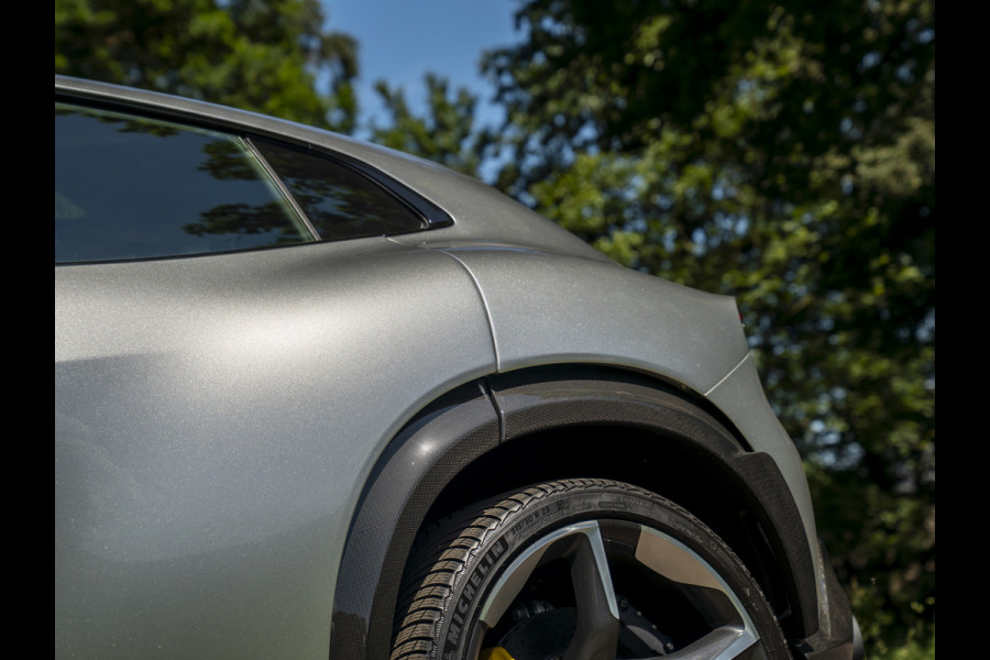 Ferrari Purosangue 6.5 V12 | Sanu Silver | Full Carbon | Alcantara interior
