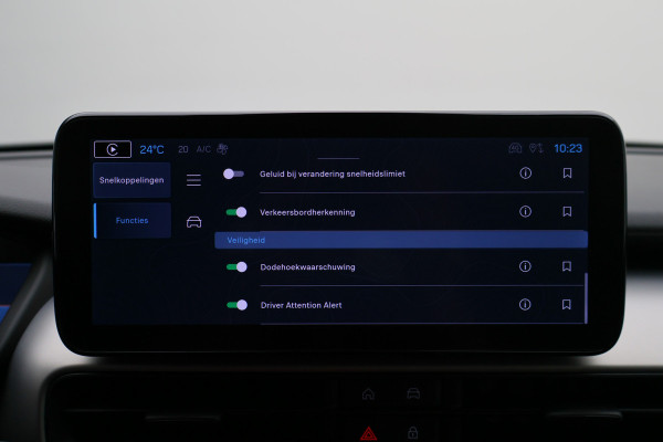 Jeep Avenger Summit 54 kWh Camera, Apple Carplay, LED, ACC, Dodehoeksensor, 18"