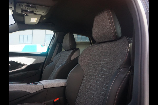 Peugeot 3008 1.2 Hybrid 145 Allure Winterpakket