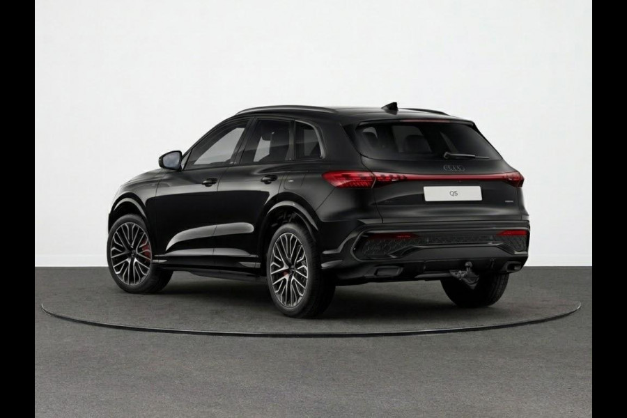 Audi Q5 S edition Competition e-hybrid 367 pk | MMI experience plus met B&O | Trekhaak, elektr. wegklapbaar | Panorama-glasdak | MMI bijrijdersdisplay |