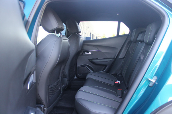 Peugeot 2008 1.2 Hybrid 145 GT AUTOMAAT | NAVIGATIE | FULL LED KOPLAMPEN | DRAADLOZE APPLE CARPLAY/ANDROID AUTO | ADAPTIVE CRUISE CONTROL | CAMERA VOOR + ACHTER | CLIMATE CONTROL | LICHTMETALEN VELGEN 17" | KEYLESS ENTRY/START | DAB+ RADIO | DODEHOEK DETECTIE | PARKEERSENSOREN VOOR + ACHTER | DRAADLOZE TELEFOONLADER |