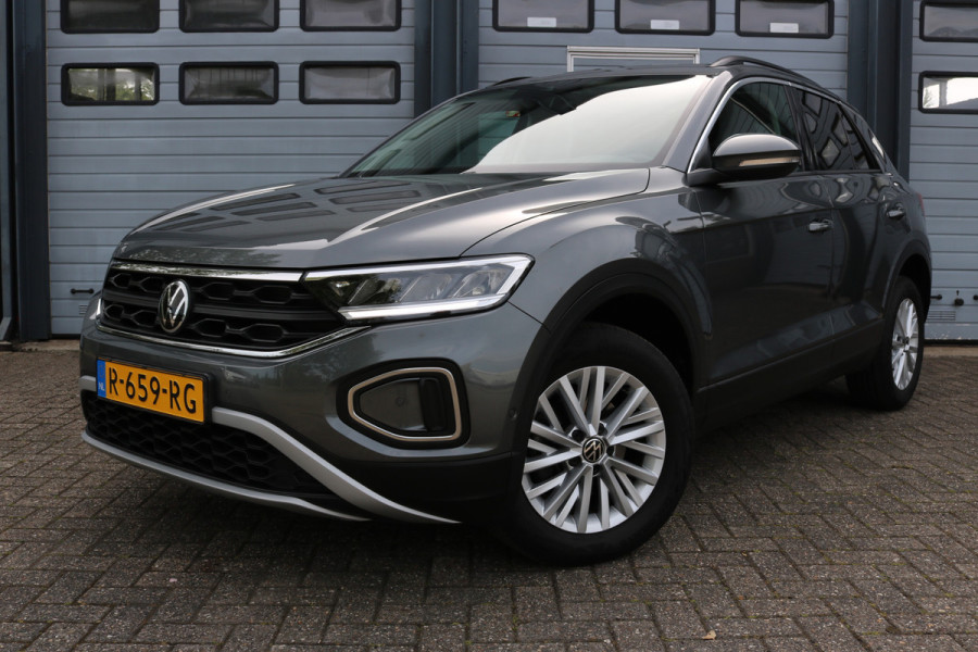 Volkswagen T-Roc 1.0 TSI Life Virtual cockpit Navi Camera Led Privacy glass Bj:2022