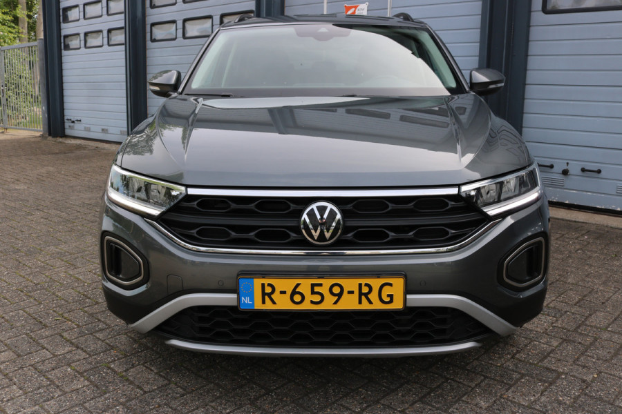 Volkswagen T-Roc 1.0 TSI Life Virtual cockpit Navi Camera Led Privacy glass Bj:2022