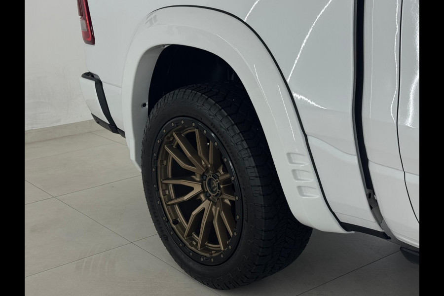Dodge Ram 1500 5.7 V8 Widebody Full Options incl LPG deksel White Edition