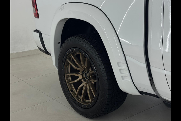 Dodge Ram 1500 5.7 V8 Widebody Full Options incl LPG deksel White Edition