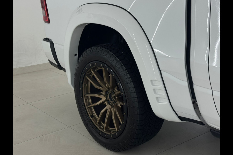 Dodge Ram 1500 5.7 V8 Widebody Full Options incl LPG deksel White Edition