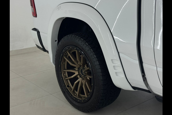 Dodge Ram 1500 5.7 V8 Widebody Full Options incl LPG deksel White Edition