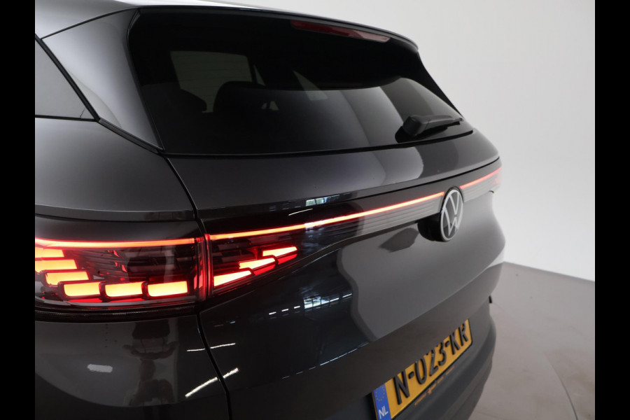 Volkswagen ID.4 PRO 77 kWh + WEGKL. TREKHAAK | ADAPTIVE CRUISE | WARMTEPOMP | STUUR/STOELVERW. | CAMERA | SFEERVERLICHTING