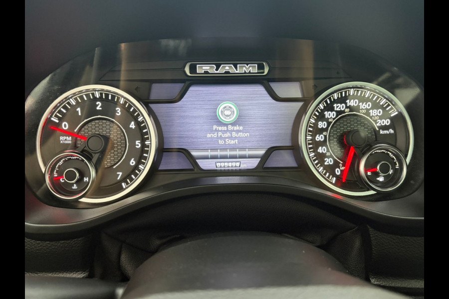 Dodge Ram 1500 5.7 V8 Widebody Full Options incl LPG deksel White Edition