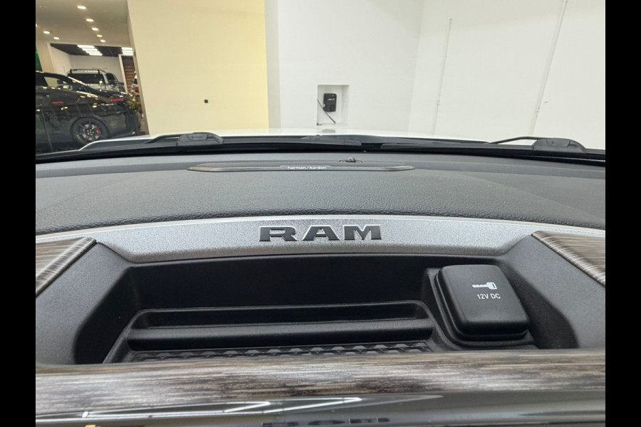 Dodge Ram 1500 5.7 V8 Widebody Full Options incl LPG deksel White Edition