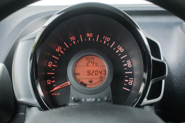 Peugeot 108 1.0 e-VTi Active Premium NL-auto [ Airco Bluetooth LED-dagrijverlichting Centrale Vergrendeling Elektrische Ramen ]