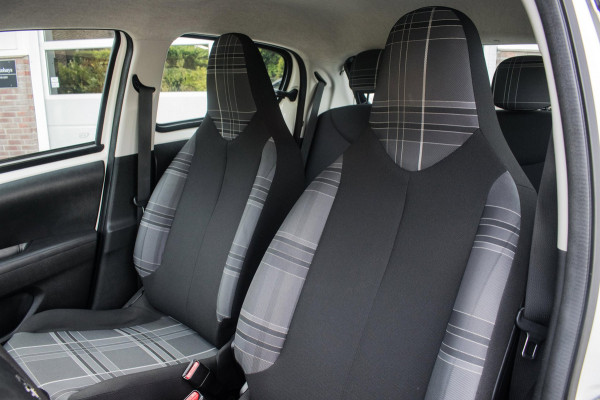 Peugeot 108 1.0 e-VTi Active Premium NL-auto [ Airco Bluetooth LED-dagrijverlichting Centrale Vergrendeling Elektrische Ramen ]