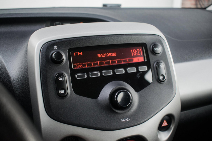 Peugeot 108 1.0 e-VTi Active Premium NL-auto [ Airco Bluetooth LED-dagrijverlichting Centrale Vergrendeling Elektrische Ramen ]