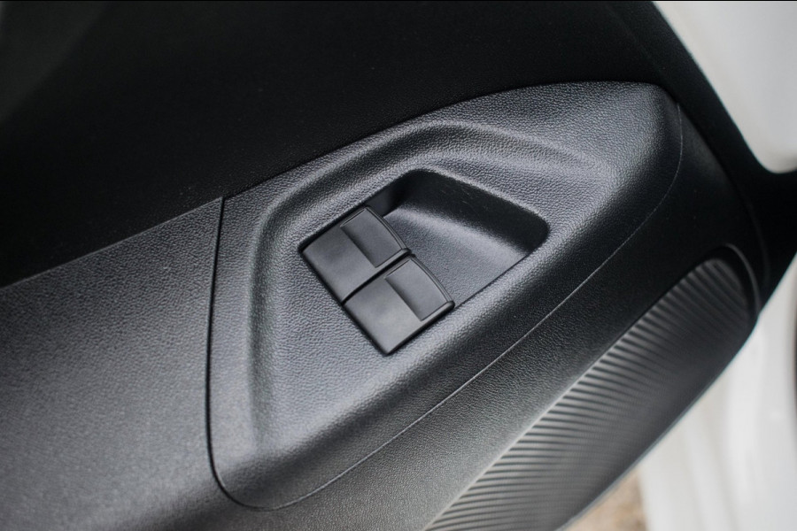 Peugeot 108 1.0 e-VTi Active Premium NL-auto [ Airco Bluetooth LED-dagrijverlichting Centrale Vergrendeling Elektrische Ramen ]
