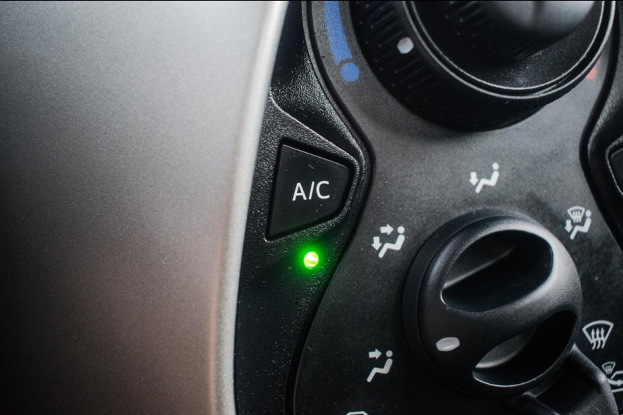 Peugeot 108 1.0 e-VTi Active Premium NL-auto [ Airco Bluetooth LED-dagrijverlichting Centrale Vergrendeling Elektrische Ramen ]