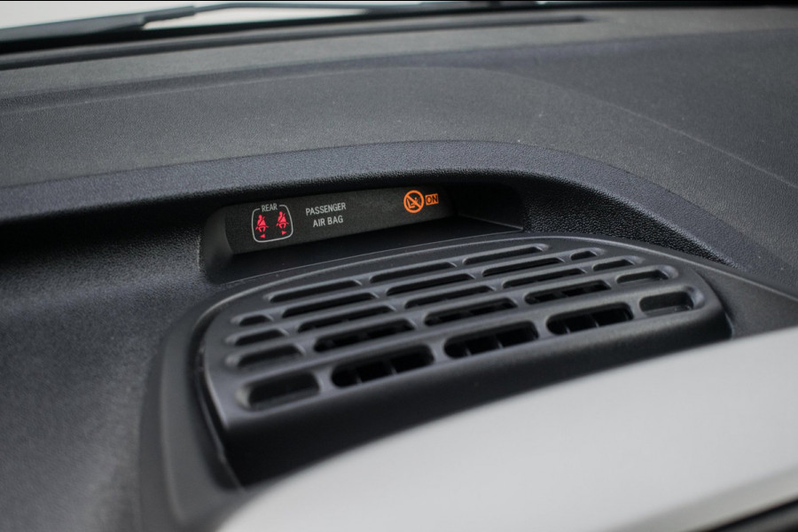 Peugeot 108 1.0 e-VTi Active Premium NL-auto [ Airco Bluetooth LED-dagrijverlichting Centrale Vergrendeling Elektrische Ramen ]