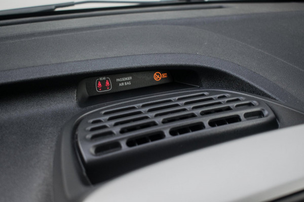 Peugeot 108 1.0 e-VTi Active Premium NL-auto [ Airco Bluetooth LED-dagrijverlichting Centrale Vergrendeling Elektrische Ramen ]