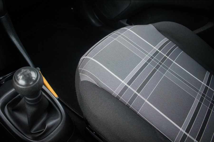 Peugeot 108 1.0 e-VTi Active Premium NL-auto [ Airco Bluetooth LED-dagrijverlichting Centrale Vergrendeling Elektrische Ramen ]