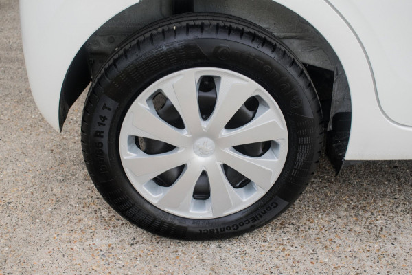 Peugeot 108 1.0 e-VTi Active Premium NL-auto [ Airco Bluetooth LED-dagrijverlichting Centrale Vergrendeling Elektrische Ramen ]