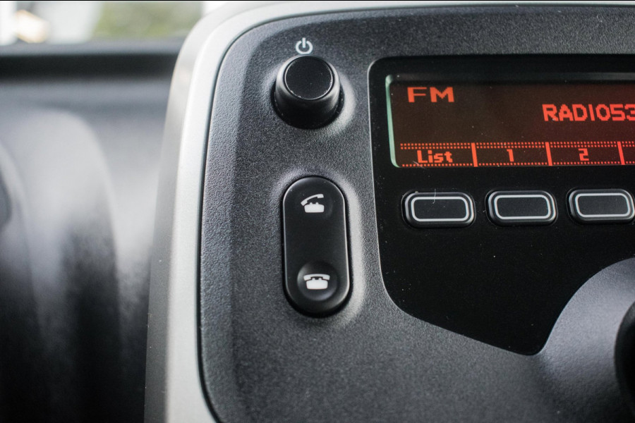 Peugeot 108 1.0 e-VTi Active Premium NL-auto [ Airco Bluetooth LED-dagrijverlichting Centrale Vergrendeling Elektrische Ramen ]