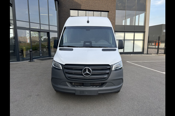 Mercedes-Benz Sprinter 315 CDI L2 H2 RWD PRO / 2800KG Trekhaak / LED / MBUX / Navigatie / Camera / Cruise control / Airco