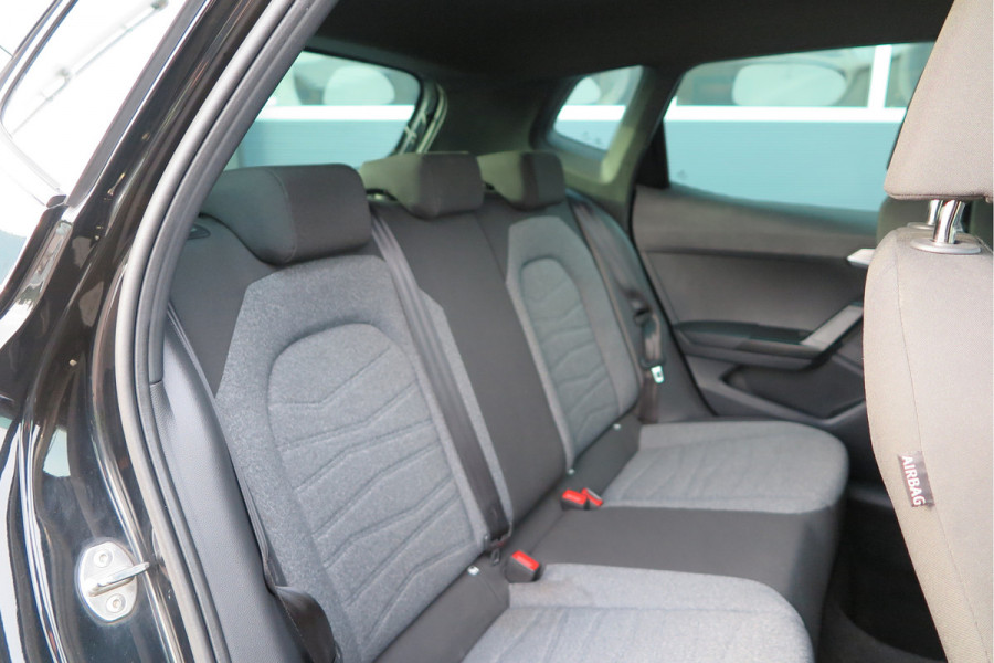 Seat Arona 1.0 TSI 70KW 95PK Xperience Connect,Led Matrix , Virtual cockpit, Keyless, Adaptive cruise, PDC, 18" LMV , Navi,App / smartlink , Bleutooth , DAB+ etc. Dealer onderhouden .