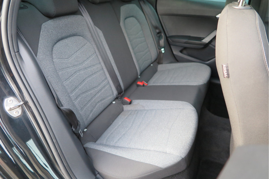 Seat Arona 1.0 TSI 70KW 95PK Xperience Connect,Led Matrix , Virtual cockpit, Keyless, Adaptive cruise, PDC, 18" LMV , Navi,App / smartlink , Bleutooth , DAB+ etc. Dealer onderhouden .