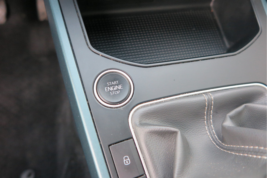 Seat Arona 1.0 TSI 70KW 95PK Xperience Connect,Led Matrix , Virtual cockpit, Keyless, Adaptive cruise, PDC, 18" LMV , Navi,App / smartlink , Bleutooth , DAB+ etc. Dealer onderhouden .