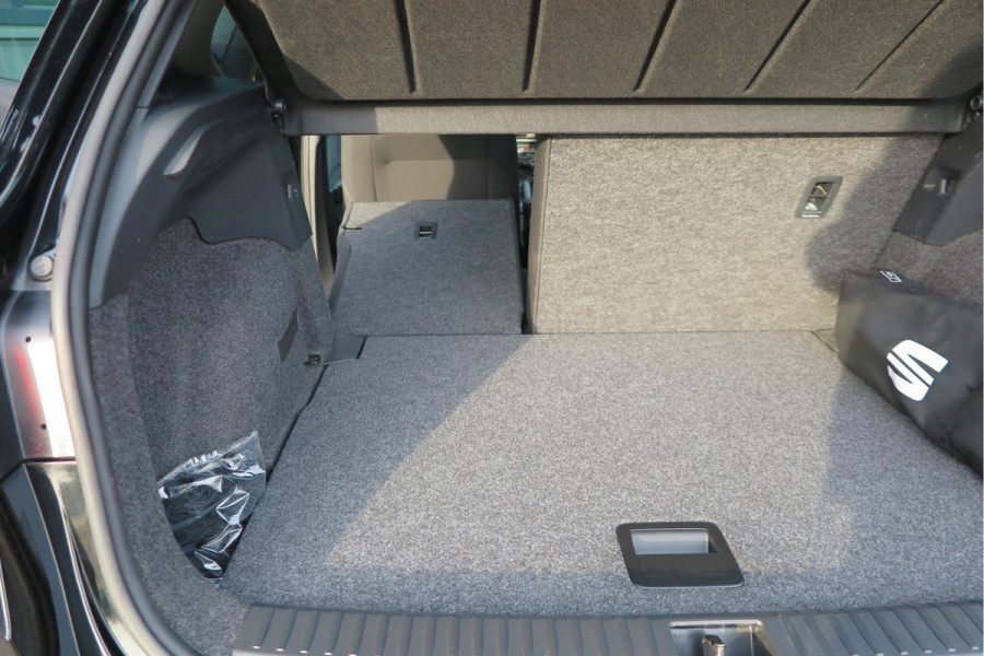 Seat Arona 1.0 TSI 70KW 95PK Xperience Connect,Led Matrix , Virtual cockpit, Keyless, Adaptive cruise, PDC, 18" LMV , Navi,App / smartlink , Bleutooth , DAB+ etc. Dealer onderhouden .