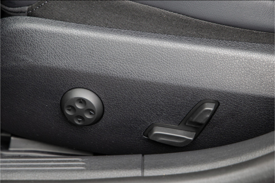 Mercedes-Benz C-Klasse Estate 300 e AMG Nightpakket, Pano, Distronic, Trekhaak, Carplay, Hybrid 2023