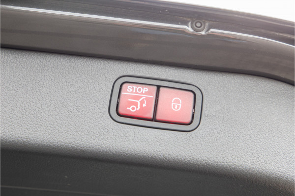 Mercedes-Benz C-Klasse Estate 300 e AMG Nightpakket, Pano, Distronic, Trekhaak, Carplay, Hybrid 2023