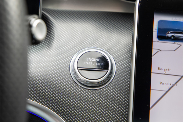 Mercedes-Benz C-Klasse Estate 300 e AMG Nightpakket, Pano, Distronic, Trekhaak, Carplay, Hybrid 2023