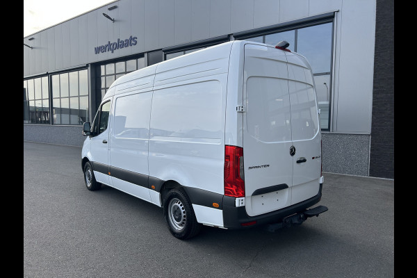 Mercedes-Benz Sprinter 315 CDI L2 H2 RWD PRO / 2800KG Trekhaak / LED / MBUX / Navigatie / Camera / Cruise control / Airco