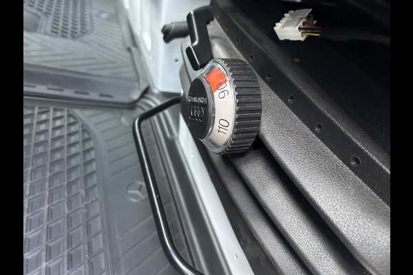 Mercedes-Benz Sprinter 315 CDI L2 H2 RWD PRO / 2800KG Trekhaak / LED / MBUX / Navigatie / Camera / Cruise control / Airco
