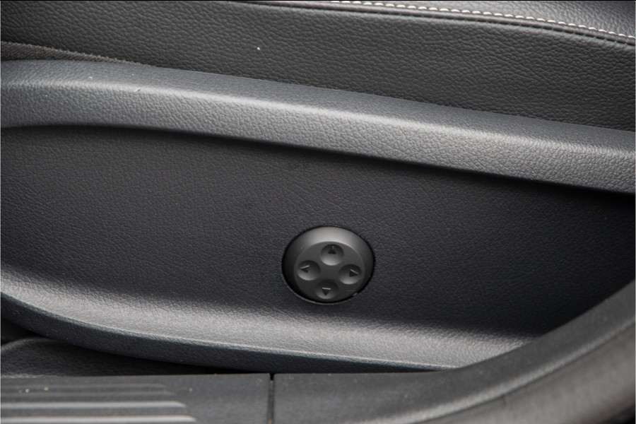 Mercedes-Benz A-Klasse 250 e AMG Premium Plus, Pano, Burmester, Memory, Distronic, 2021