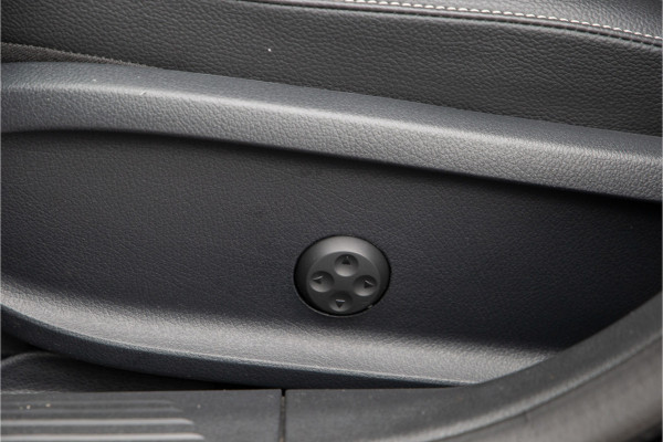 Mercedes-Benz A-Klasse 250 e AMG Premium Plus, Pano, Burmester, Memory, Distronic, 2021